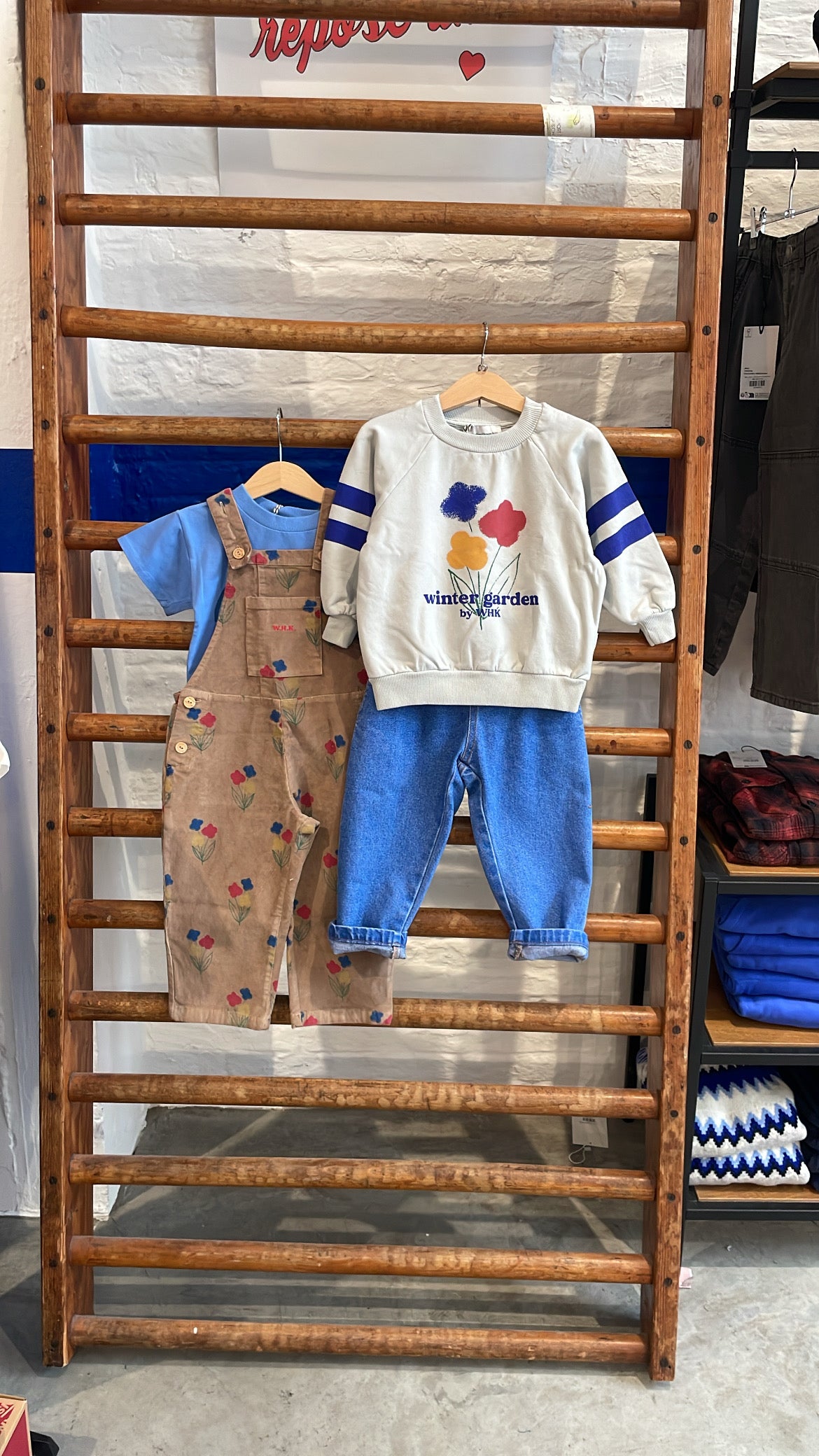 Weekend house kids - blue dog t-shirt - soft blue