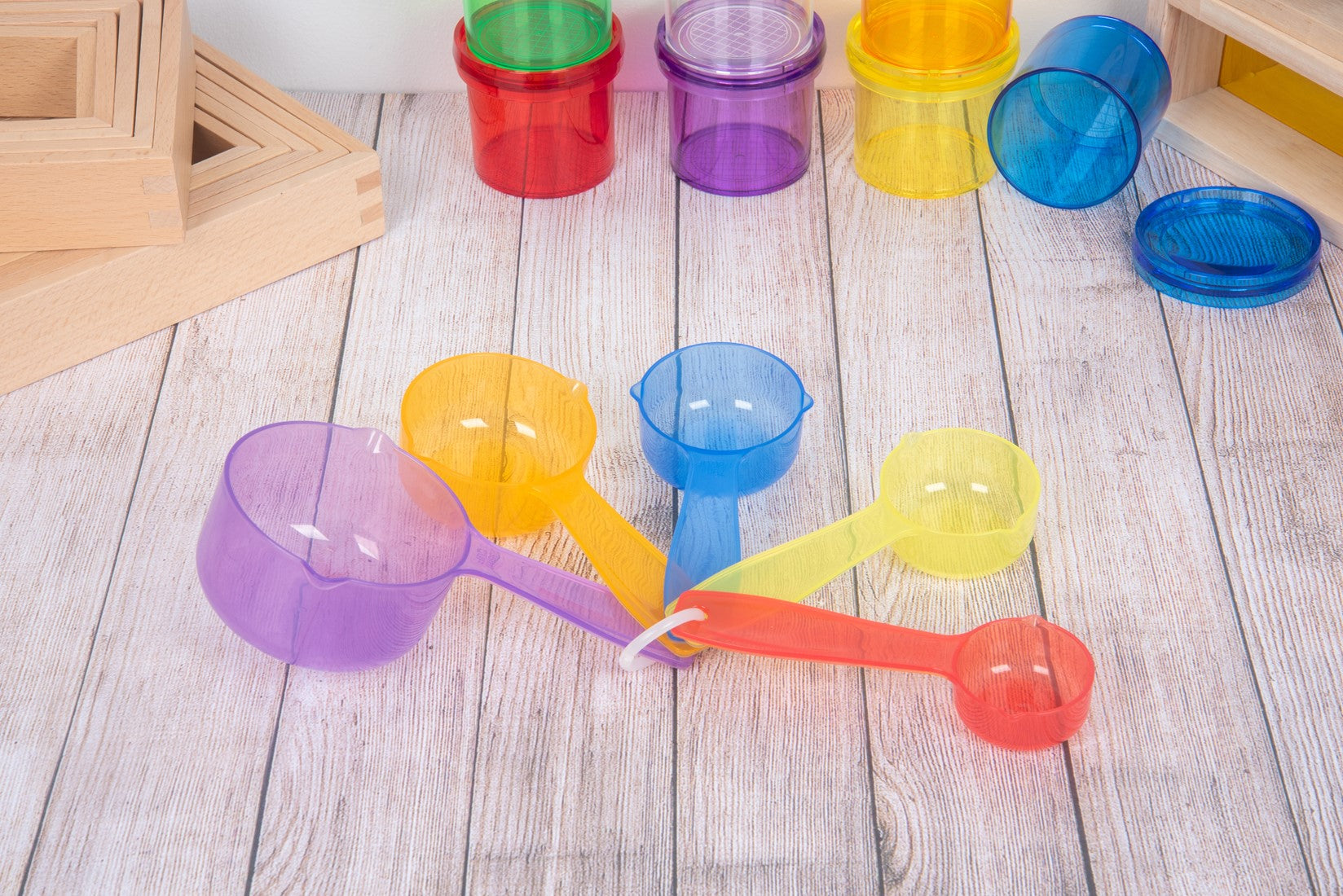 Sensory play - transparant color measuring cups - pack of 5