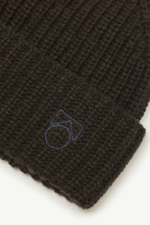 Main Story - beanie - dark chocolate