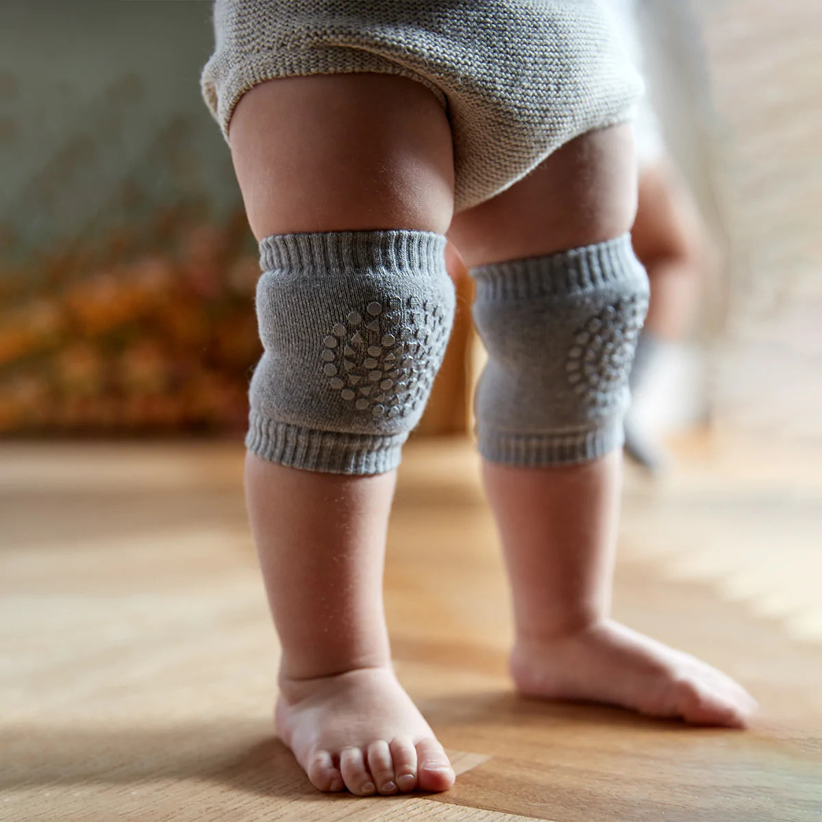 Gobabygo - crawling kneepads - grey melange - Hyggekids